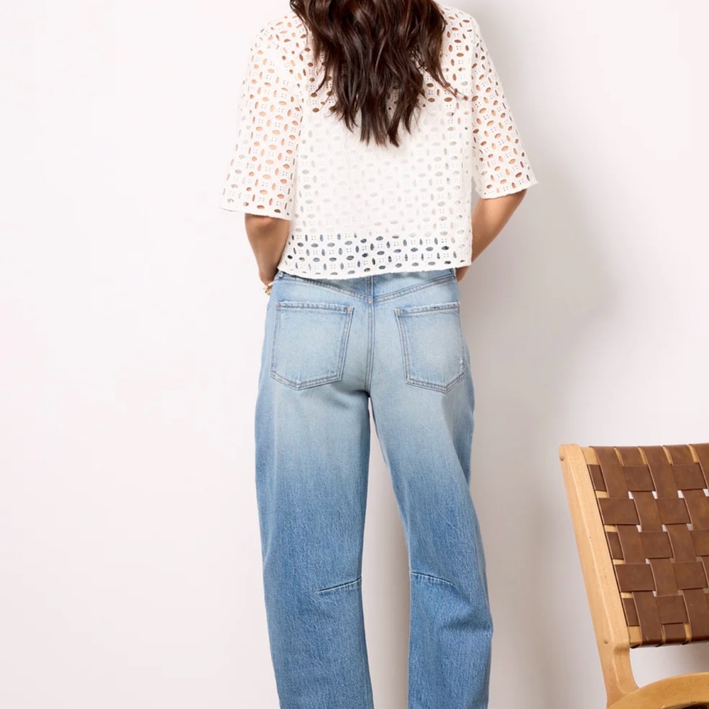 Women's Barrel Light Blue Jeans - evereve - Picture 3 of 9